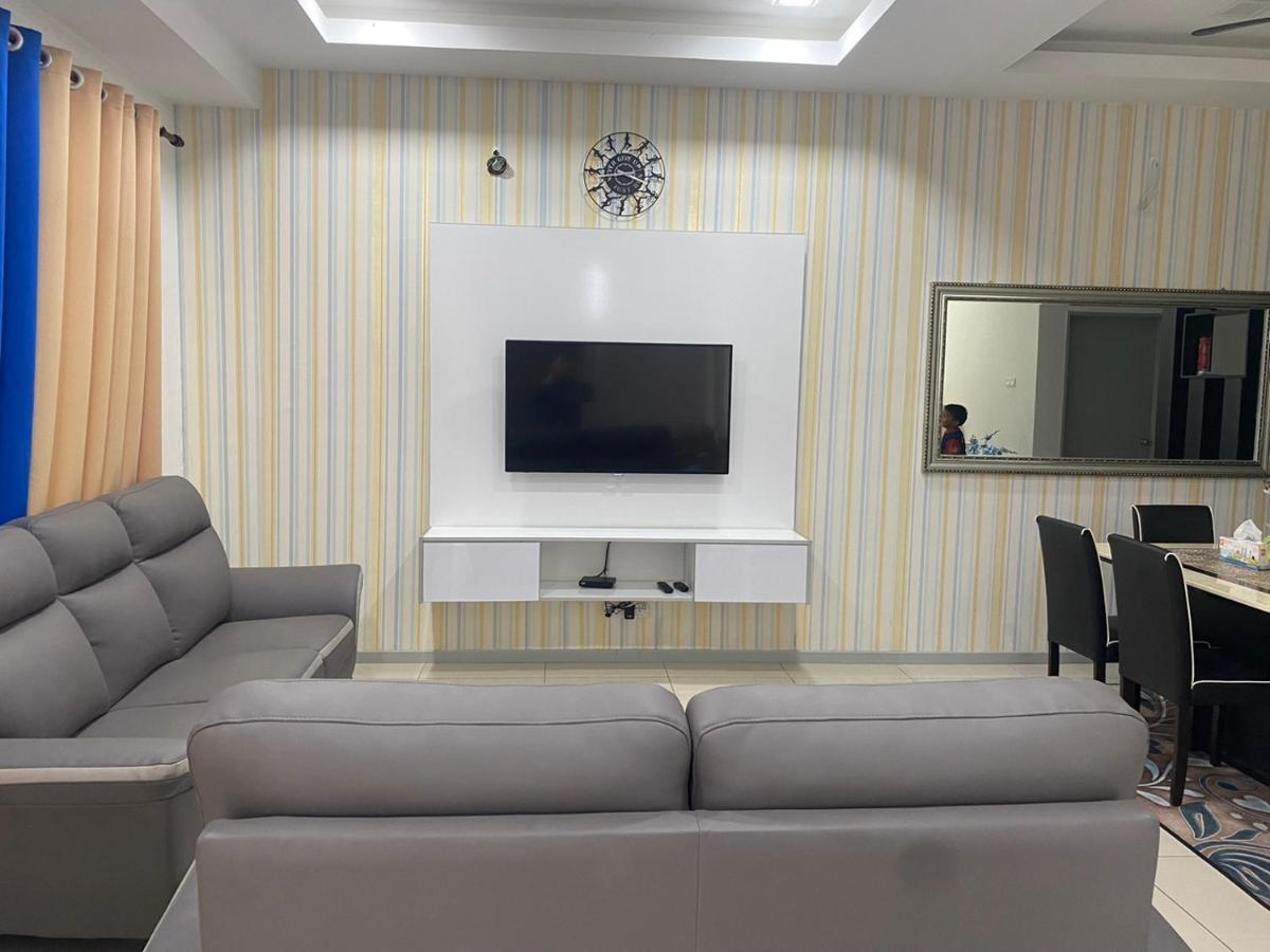 Klia Redza Homestay Kota Warisan Malay Only Sepang Exteriör bild
